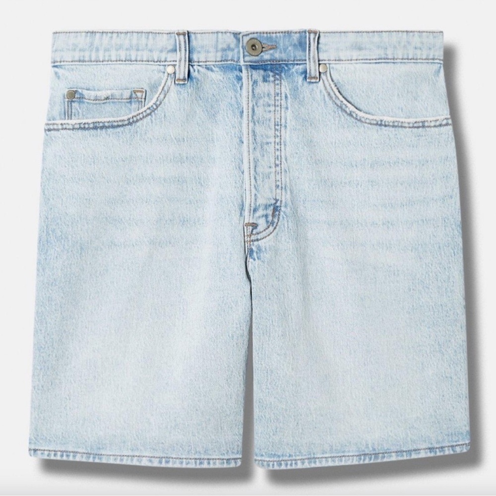 Torrid - 5 Inch Mom Jean Premium Classic Denim Mid-Rise Vintage Short